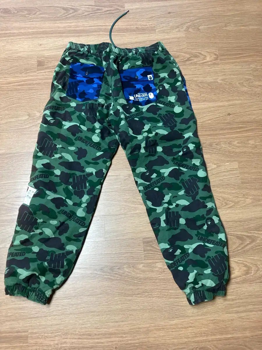 A BATHING APE アベイシングエイプ ズボン