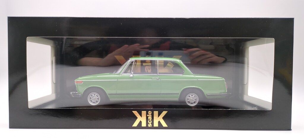 KK scale 1/18 BMW 1502 2.series 1974 Green 181145