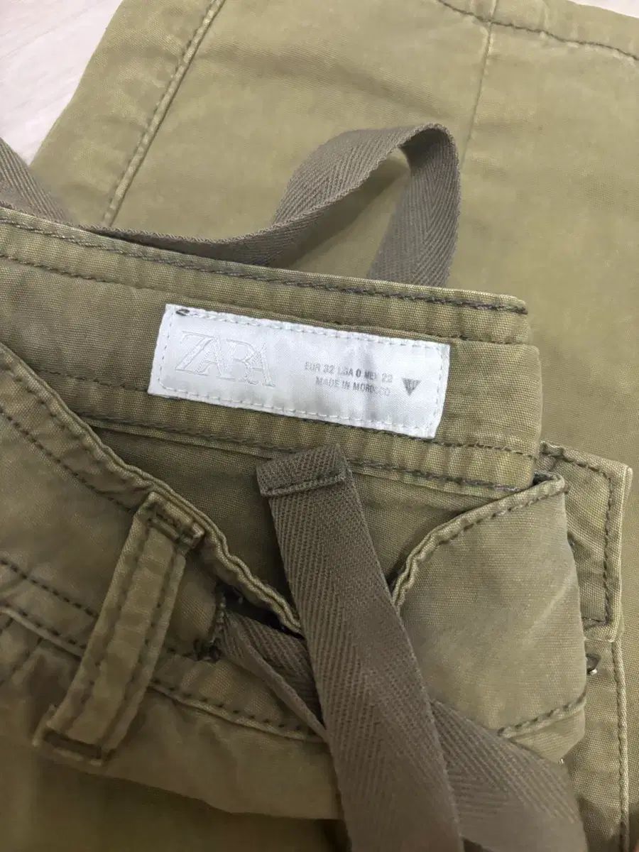ZARA オーバーサイズ カーゴパンツ カーキ
