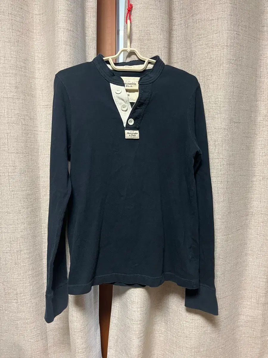 アバクロンビー ヘンリーネック 長袖Tシャツ マッスルフィット オールドスクール ロングスリーブ