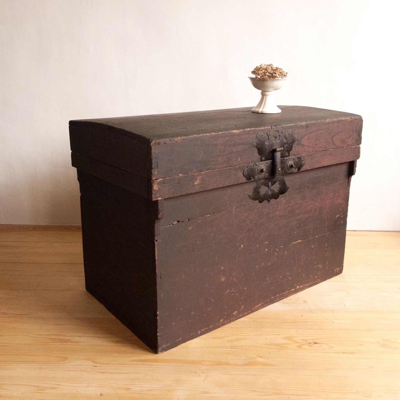 antique 古道具☆レトロ 木製茶道具箱☆匿名配送 大きな古い木製の蓋付き木箱 ディスプレイ台 装飾 店舗什器 古道具