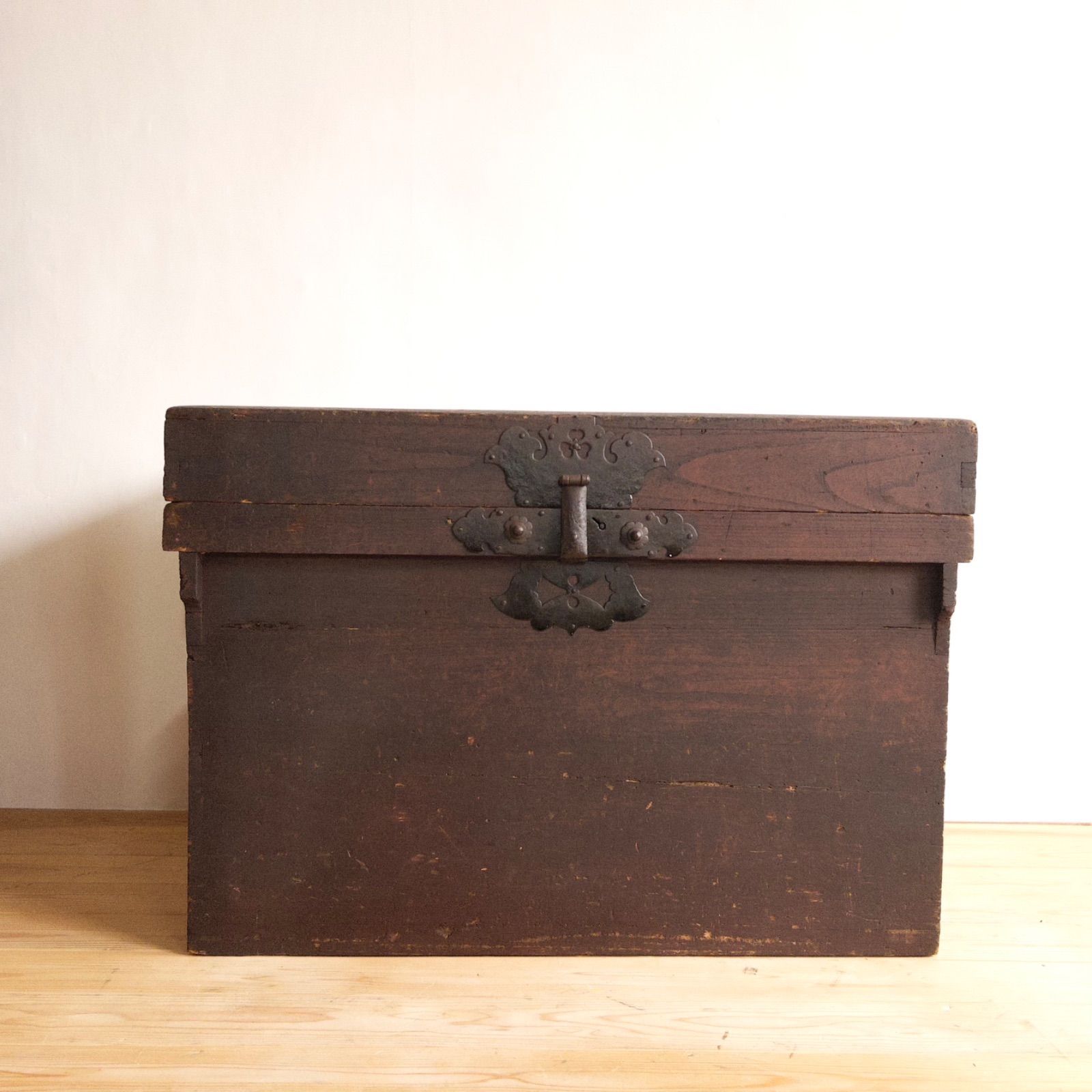 antique 古道具☆レトロ 木製茶道具箱☆匿名配送 大きな古い木製の蓋付き木箱 ディスプレイ台 装飾 店舗什器 古道具