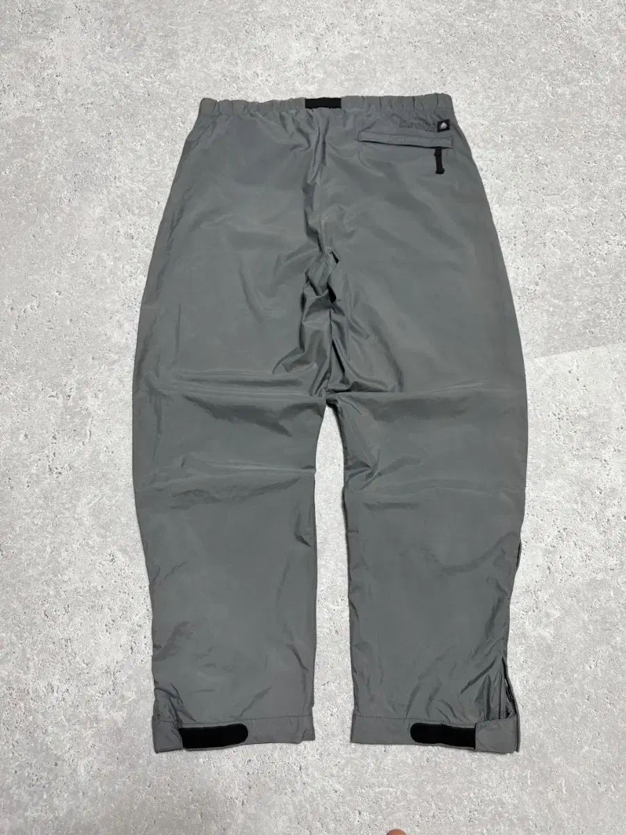 ナイキ acg ディープグレー トラックパンツ ウィンドブレーカー ズボン