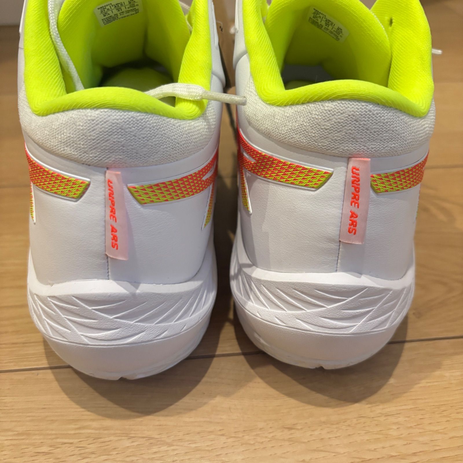 新品】アシックス バスケットシューズ アンプレアルス ライト バッシュ 