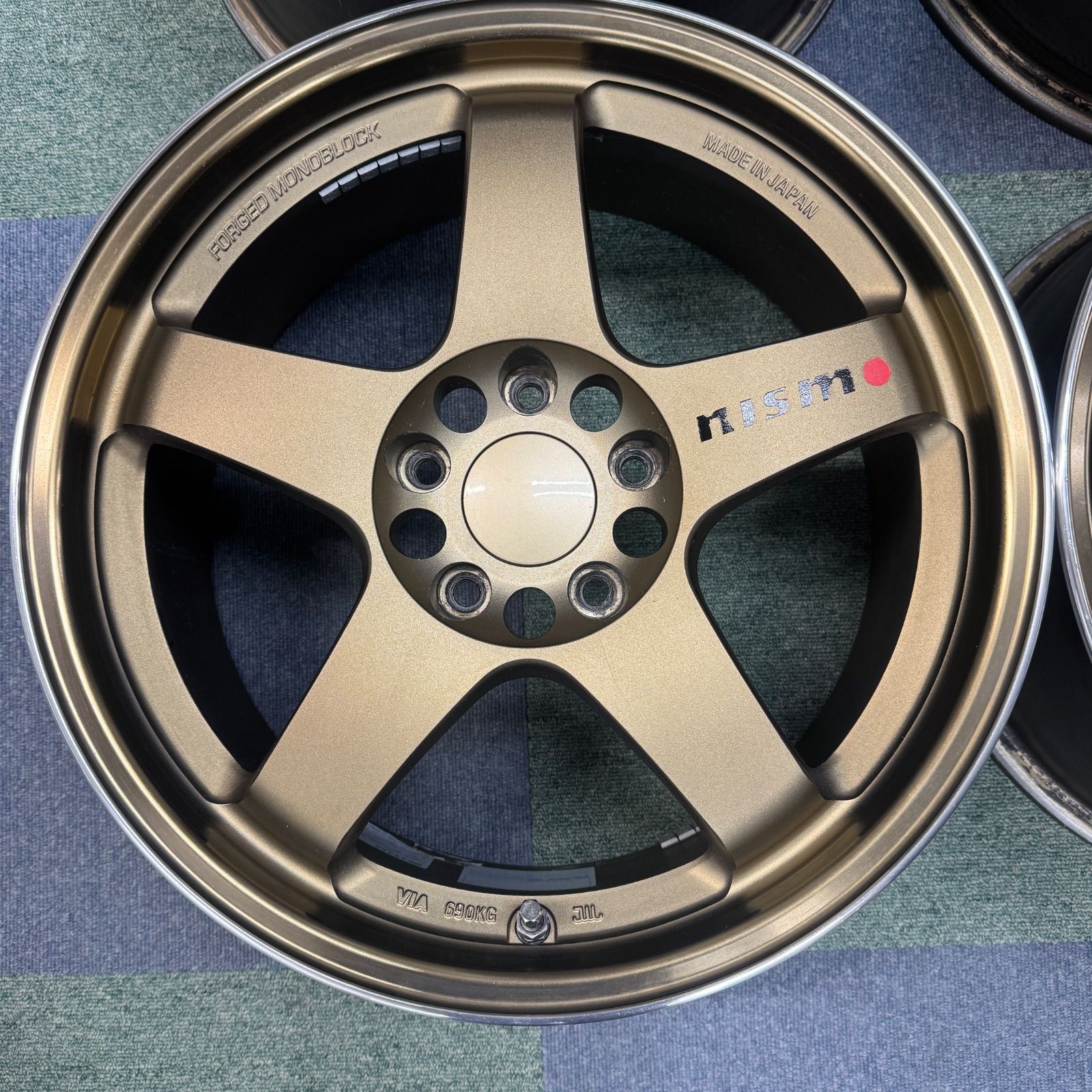 NISMO LM-GT4 17インチ 7.5j +30 8.5j +40 PCD114.3 ブロンズ