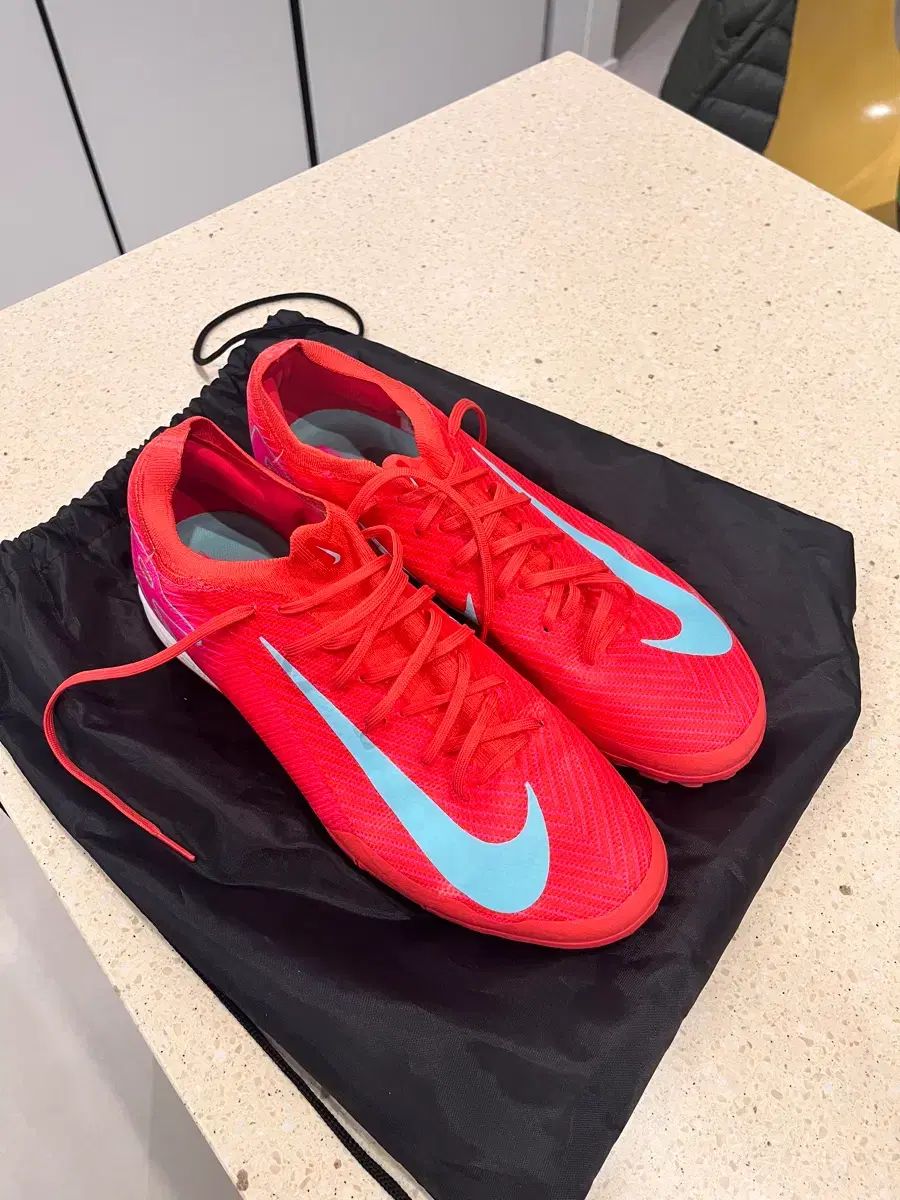 NIKE マーキュリアル ベイパー 16 プロ TF レッド