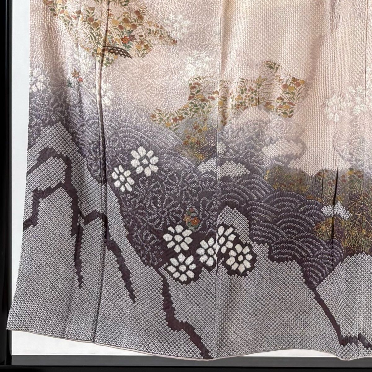 美品】 訪問着 身丈155cm 裄丈63cm S 袷 草花 波 絞り 刺繍 薄ピンク