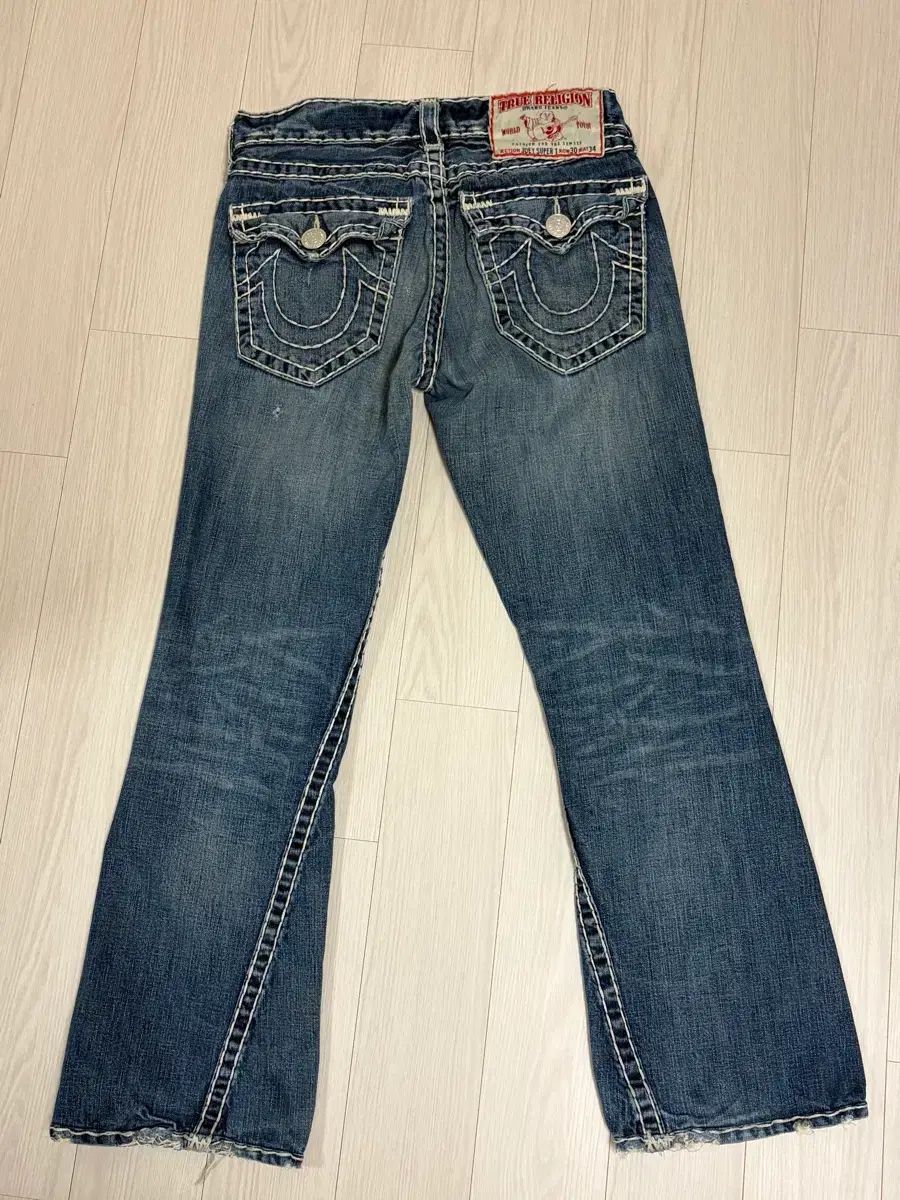 (30)トゥルーレリジョン スティッチ ウォッシュ デニム パンツ ブーツカット