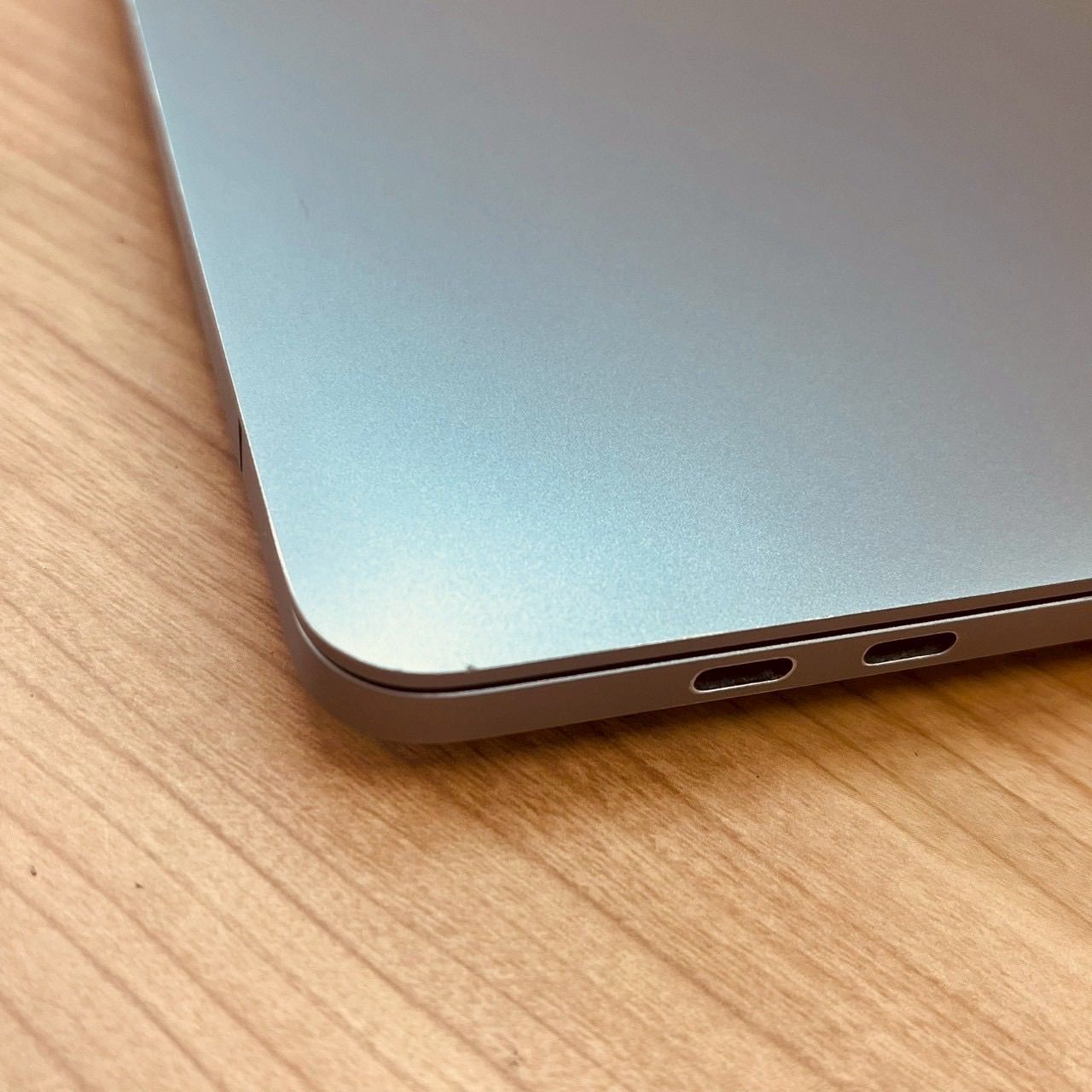 Apple MacBook Pro 13 - Apple M2 · Apple M2 GPU · 13.3”, QHD (2560 
