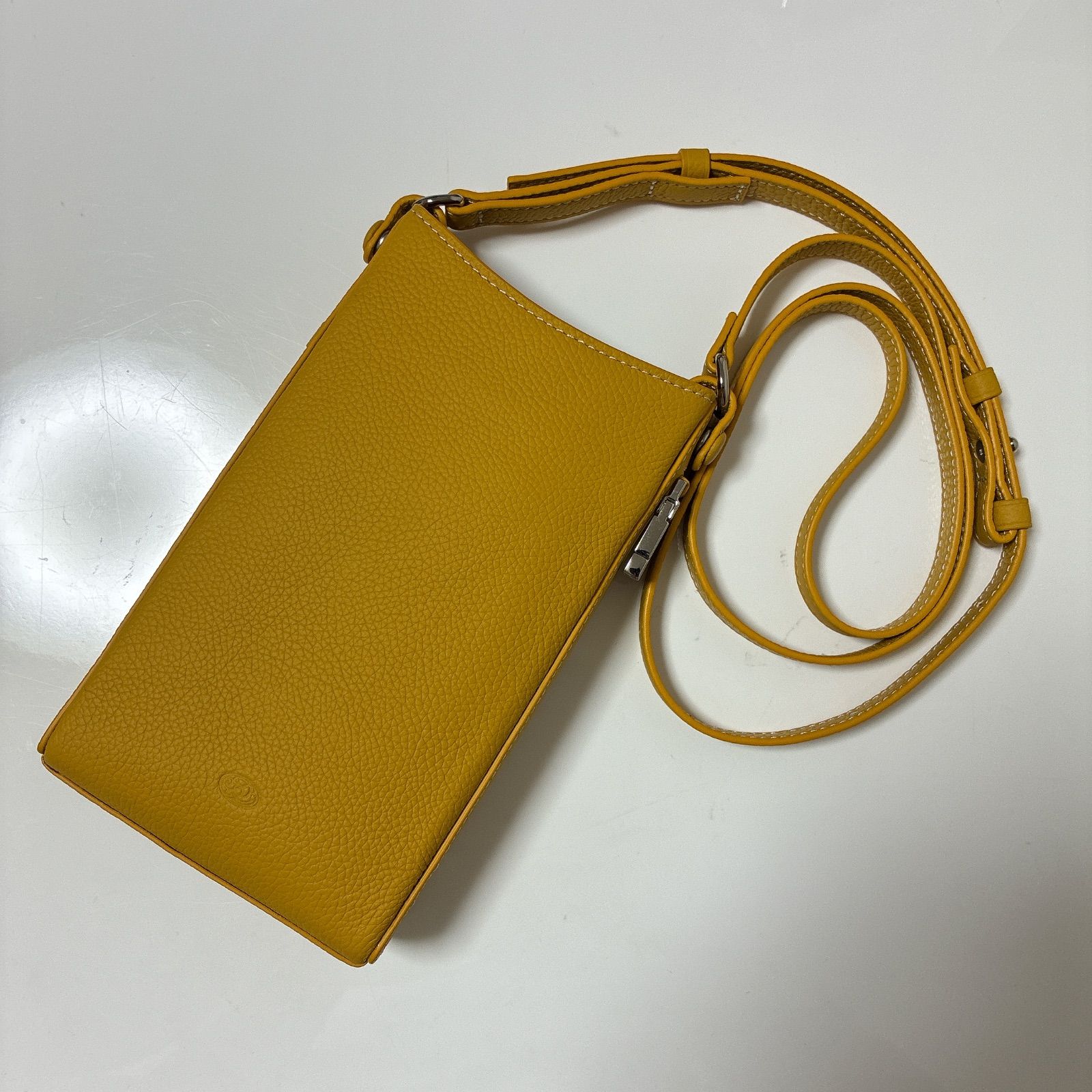 新品DEMIUデミュウスマートフォンバッグ ペティpetit demiurvoデミウルーボiPhoneケースPOCHEサフランスマホショルダーバッグ ミニバッグ