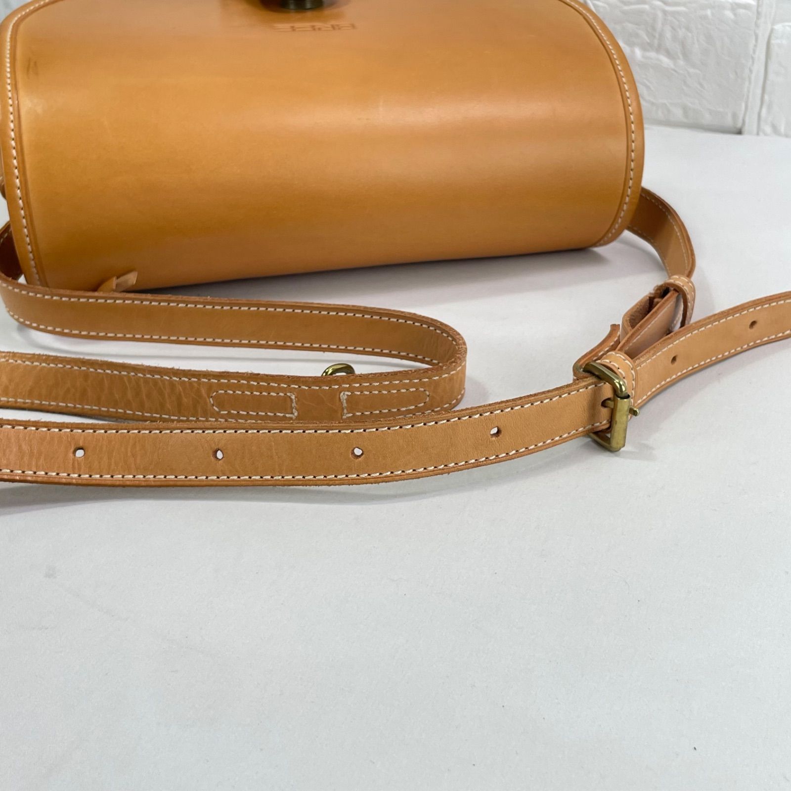 極美品】BREE ブリー ショルダーバッグ 斜め掛け ヌメ革 本革