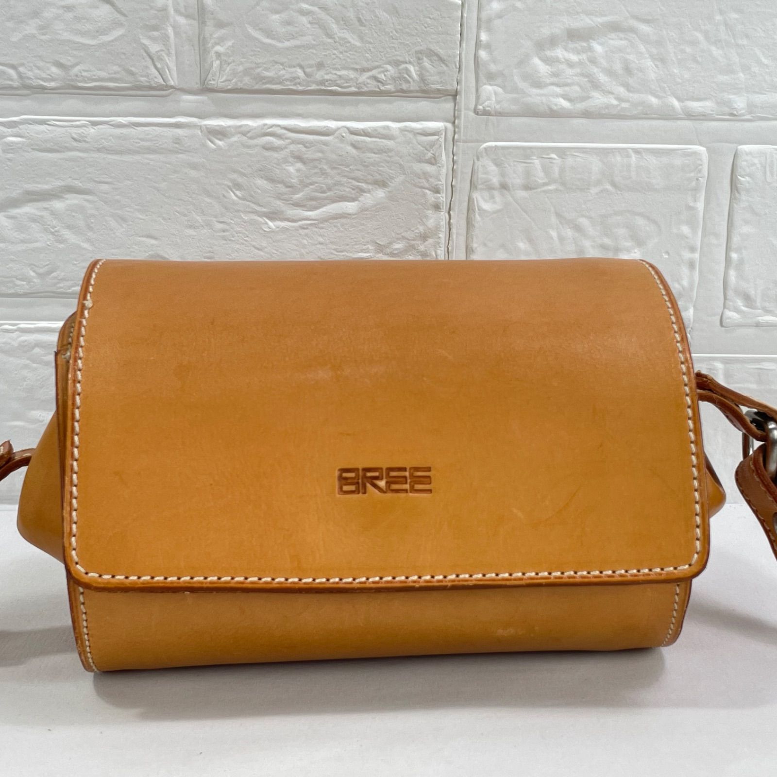 美品】BREE ブリー 筒形 ショルダーバッグ クラッチバッグ 2WAY ヌメ革