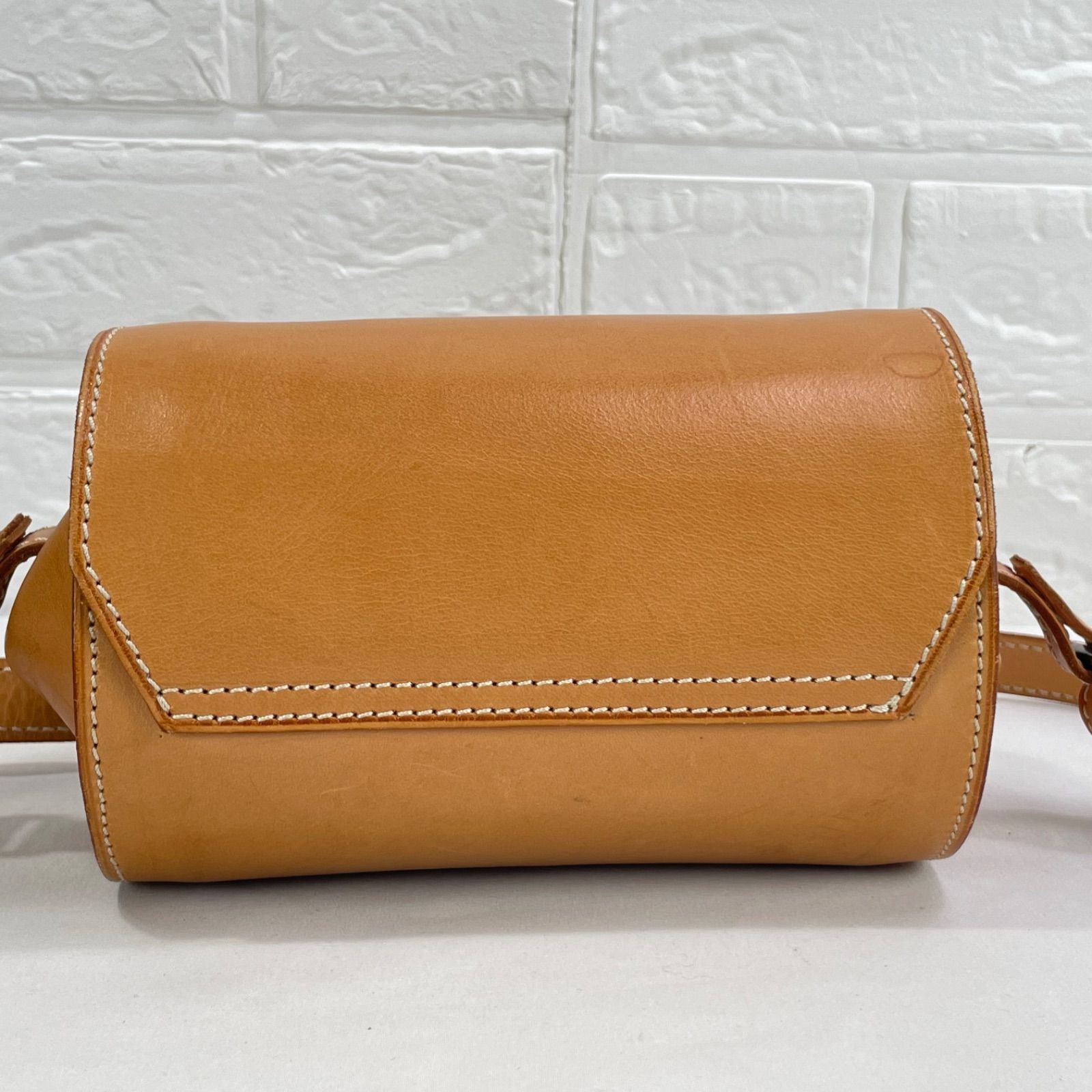 美品】BREE ブリー 筒形 ショルダーバッグ クラッチバッグ 2WAY ヌメ革