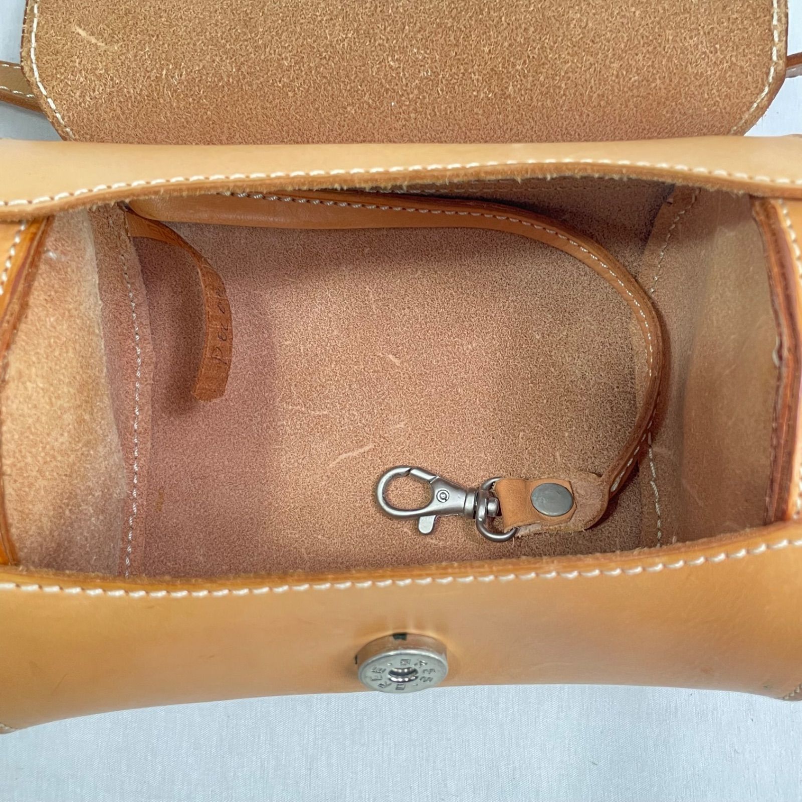 美品】BREE ブリー 筒形 ショルダーバッグ クラッチバッグ 2WAY ヌメ革