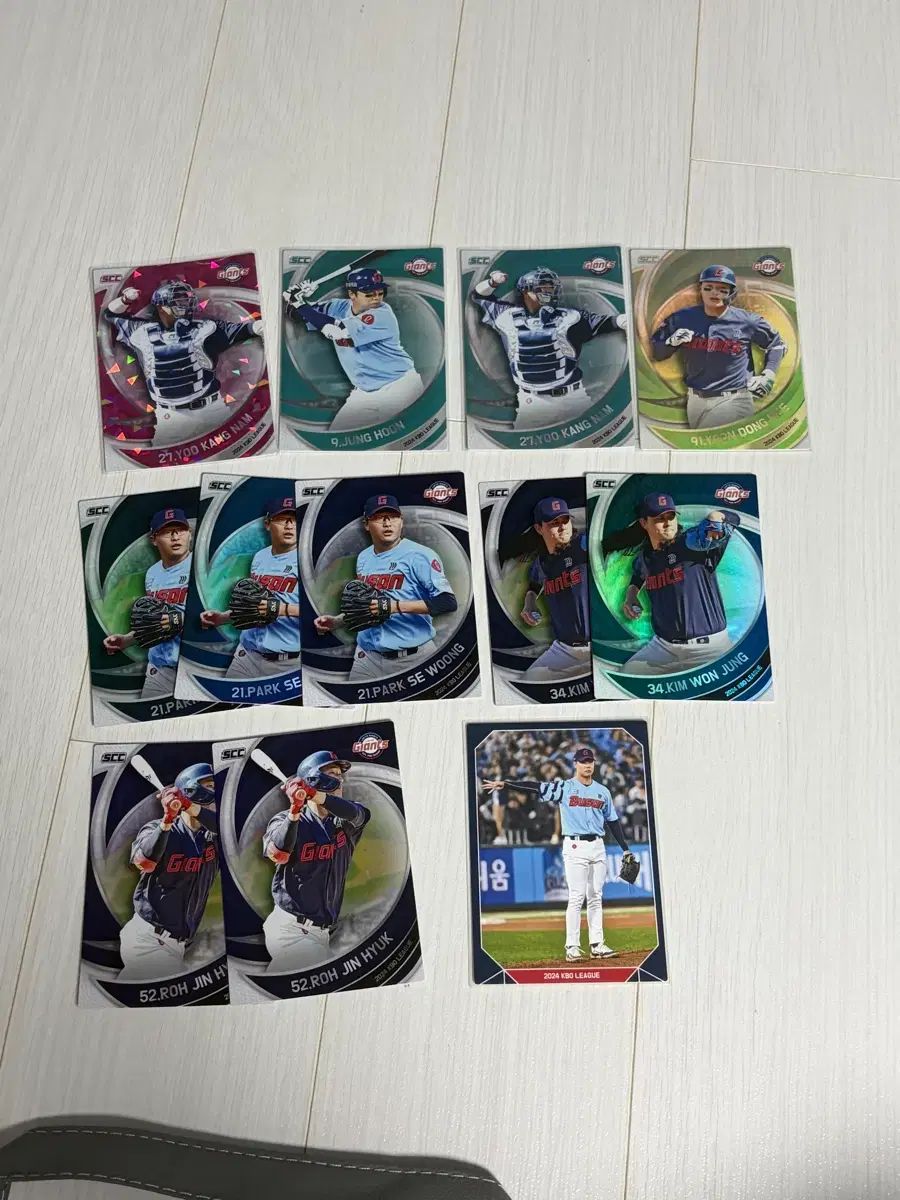 2024 kbo カード ロッテ 出品 ピンク パラレル 柳漢拏(ユ・ガンナム) ミント 鄭勳(チョン・フン) 尹棟熙(ユン・ドンヒ)