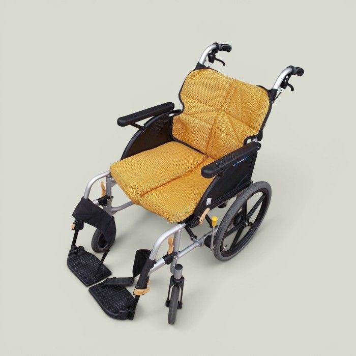 送料無料(一部地域を除く) 自走式車椅子 ネクストコアNEXT-41B-40 座面ほつれ有 ts-26-0622-08