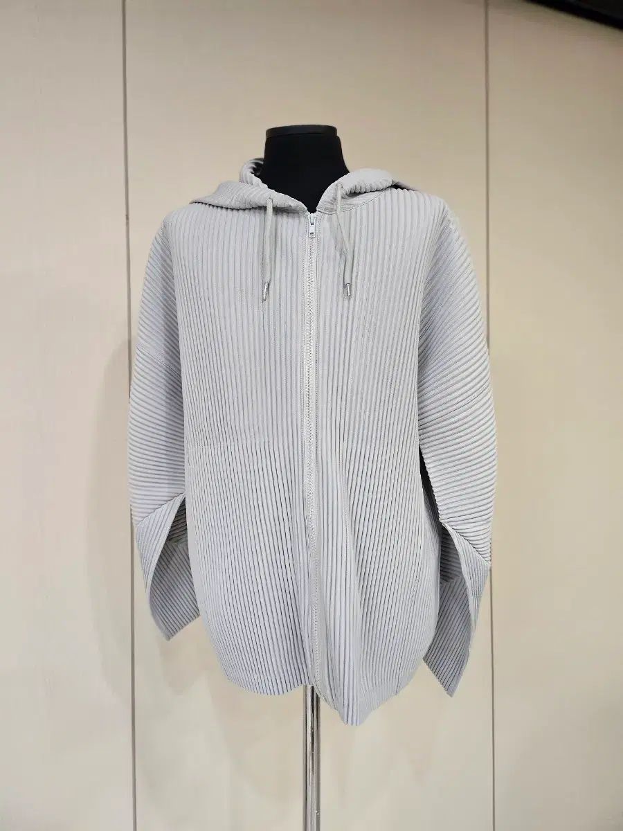 プリーツ ジップアップ フード シーブルー 新品
