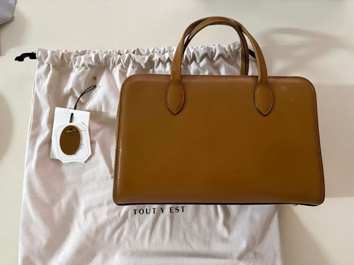 TOUT Y EST LOQUET BAG スモール