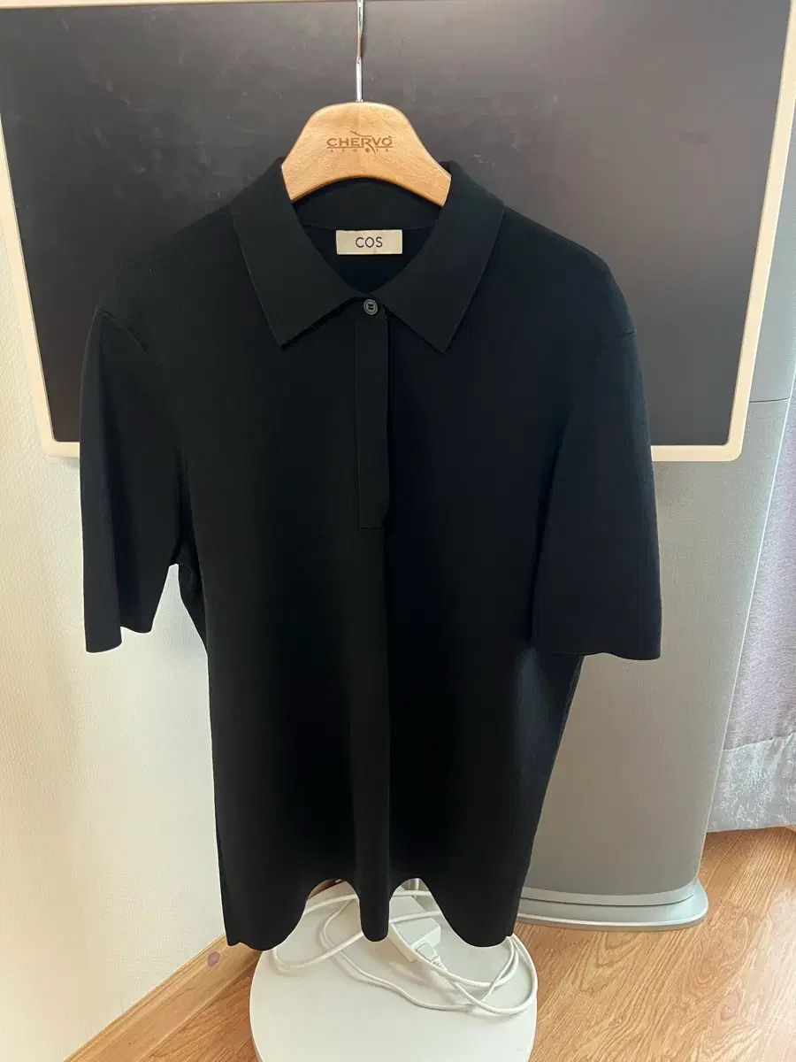 COS 半袖 Tシャツ 出品