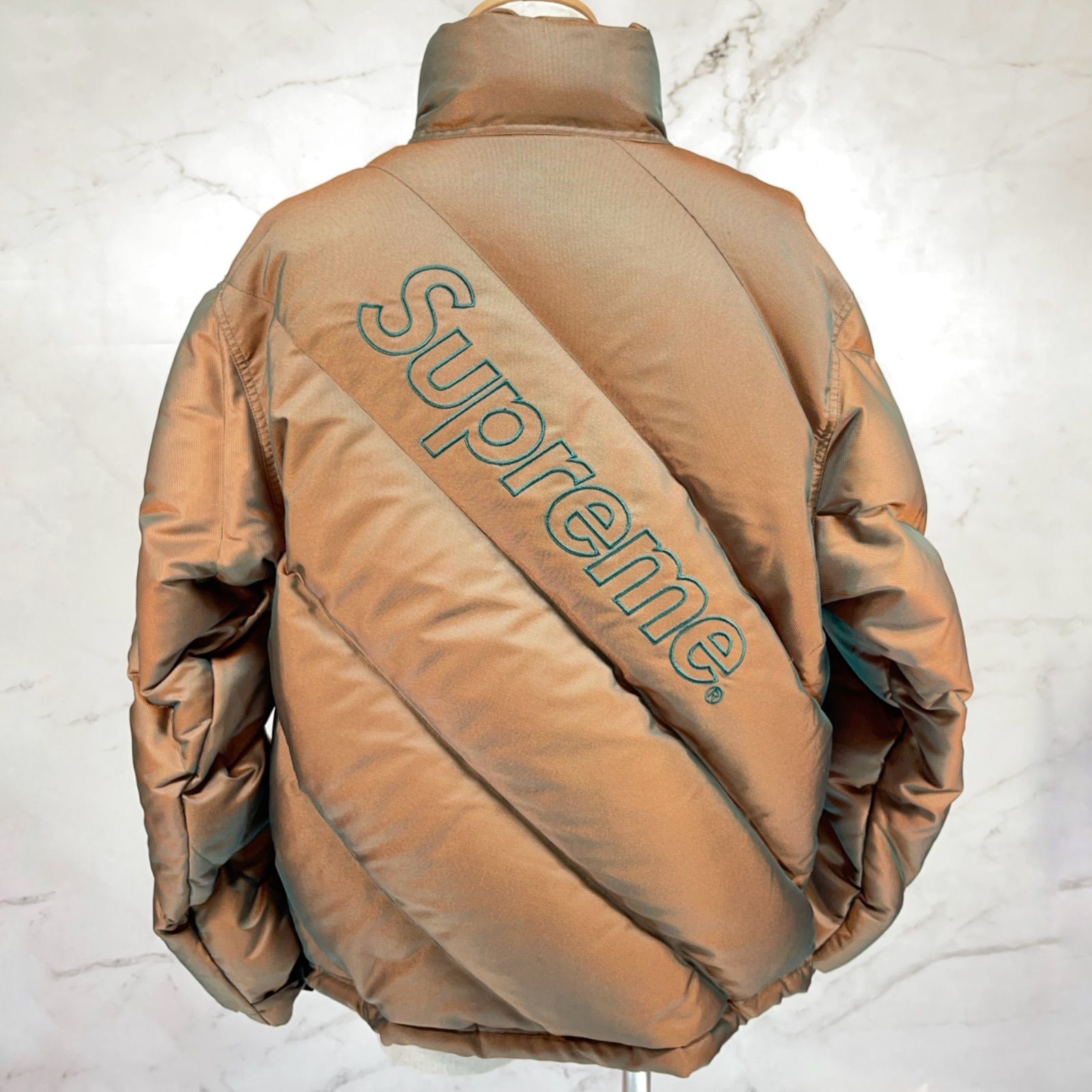 Supreme シュプリーム 19AW Iridescent Puffy Jacket イリディセント