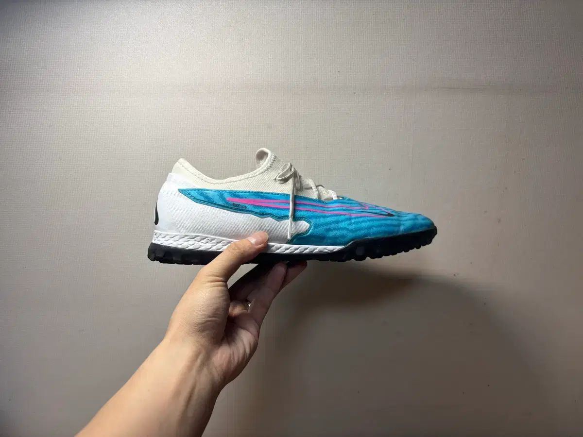 270 NIKE リアクト FANTOM GX プロ サッカーシューズ