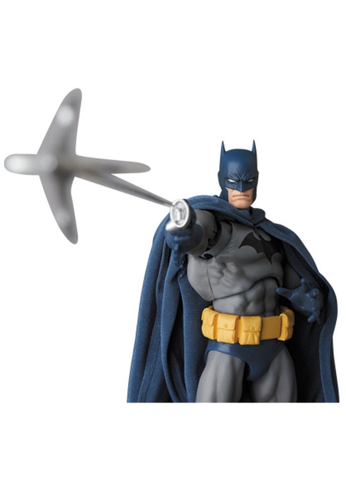 MAFEX BATMAN (HUSH Ver.) - メルカリ