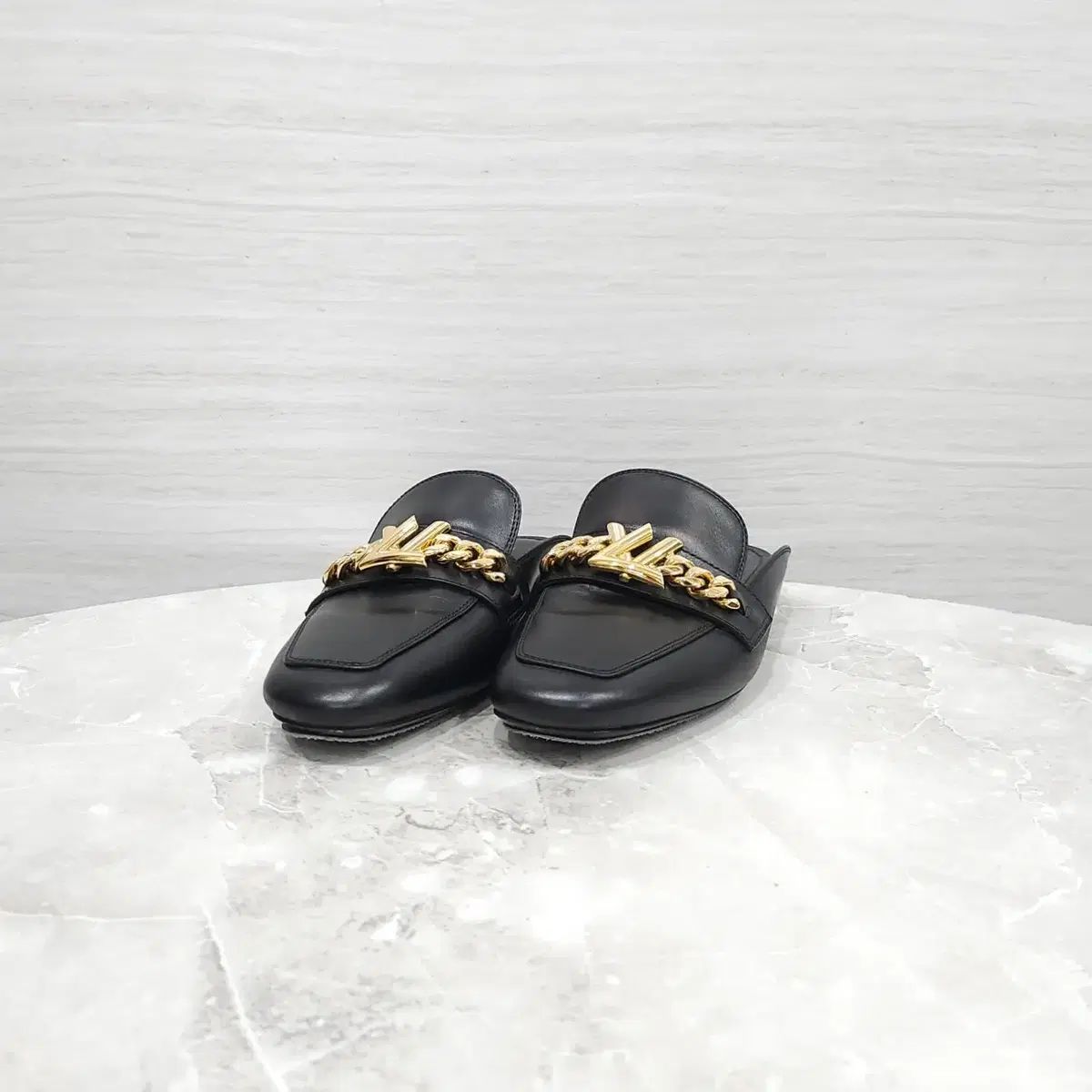 36 / Louis Vuitton ルイヴィトン LV アッパーケース ローファー 1A4XHI