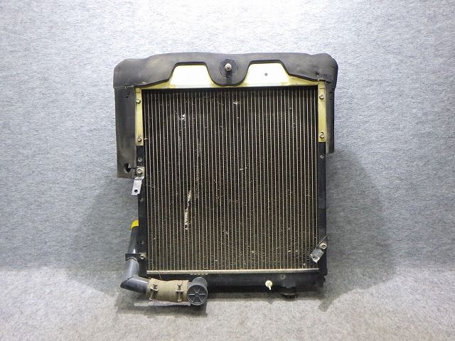 キャンター　純正ラジエター　FD501B　07年　MC127005　FD　MC127207　260619002