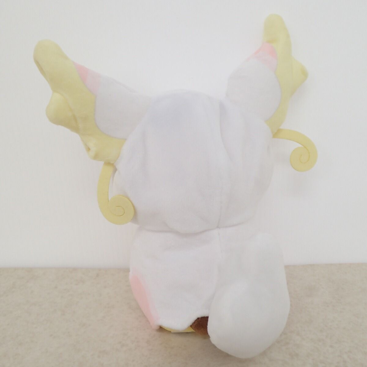 ポケモンセンター ぬいぐるみ メガタブンネのポンチョを着たピカチュウ
