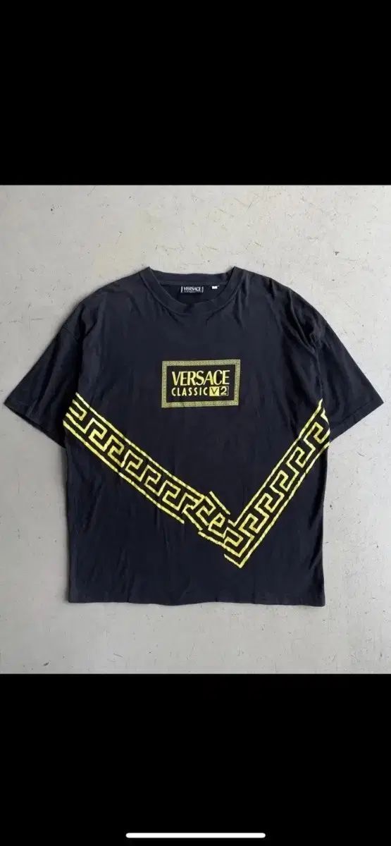 ヴェルサーチェ Classic V2 半袖Tシャツ ブラック
