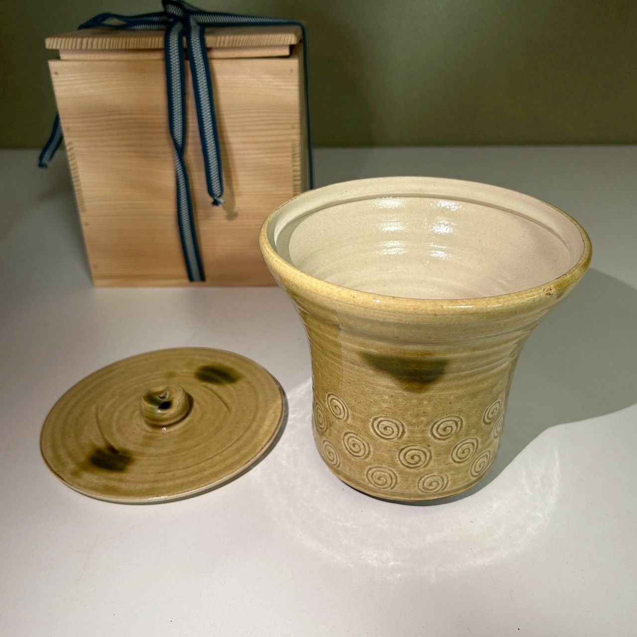 中古】黄瀬戸 平水指 共箱付 茶道具 水指 茶器 茶席 茶会 陶器 骨董品