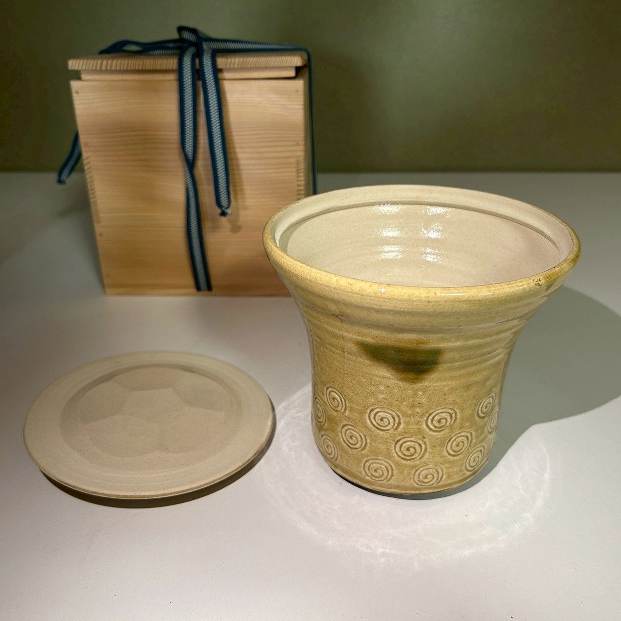中古】黄瀬戸 平水指 共箱付 茶道具 水指 茶器 茶席 茶会 陶器 骨董品