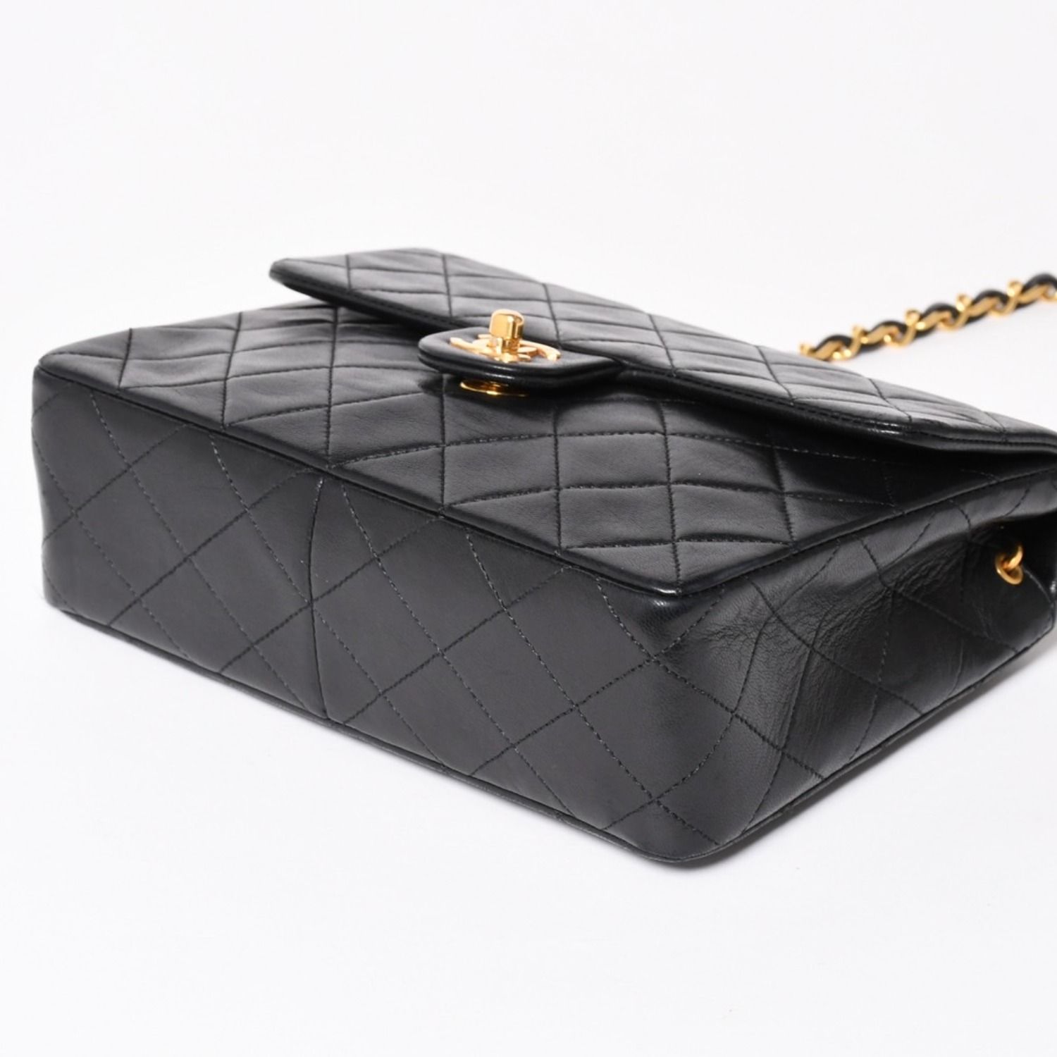 CHANEL シャネル ミニマトラッセ チェーンショルダーバッグ ラムスキン