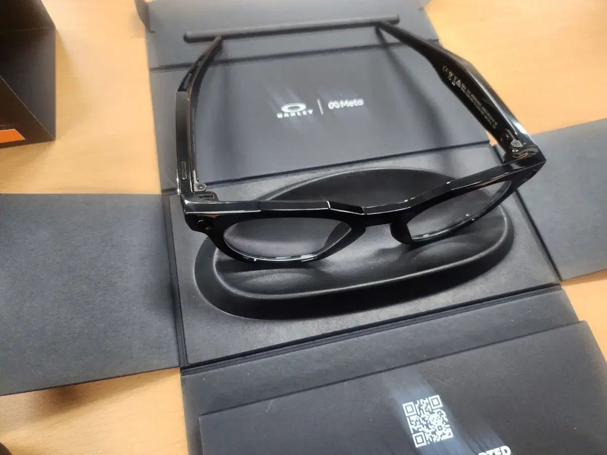 正規品 OAKLEY オークリー メタ ハウス틴 AI 変色 スマート メガネ HSTN OW8002