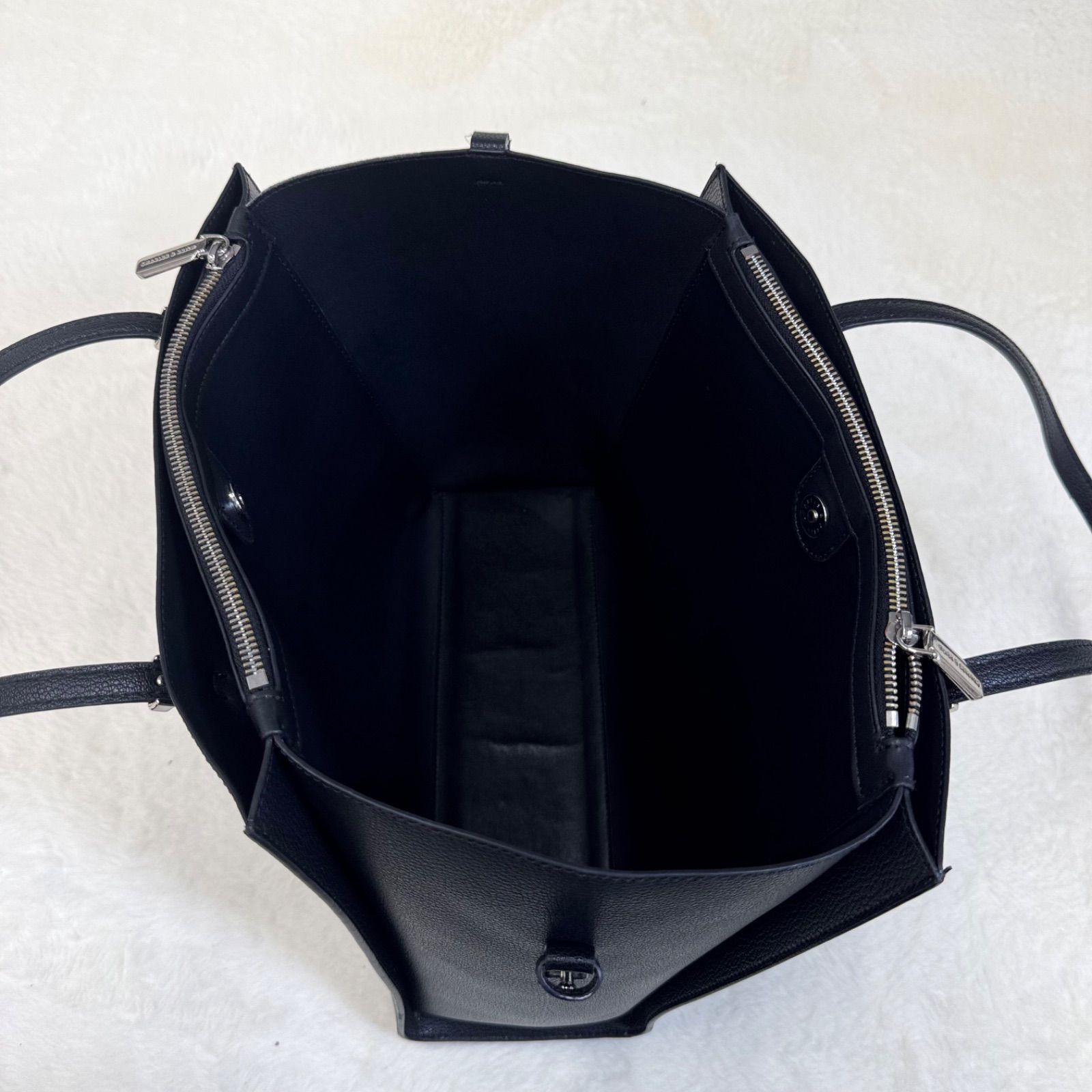 Charles & Keith クラシックダブルハンドル トートバッグ 肩掛け A4
