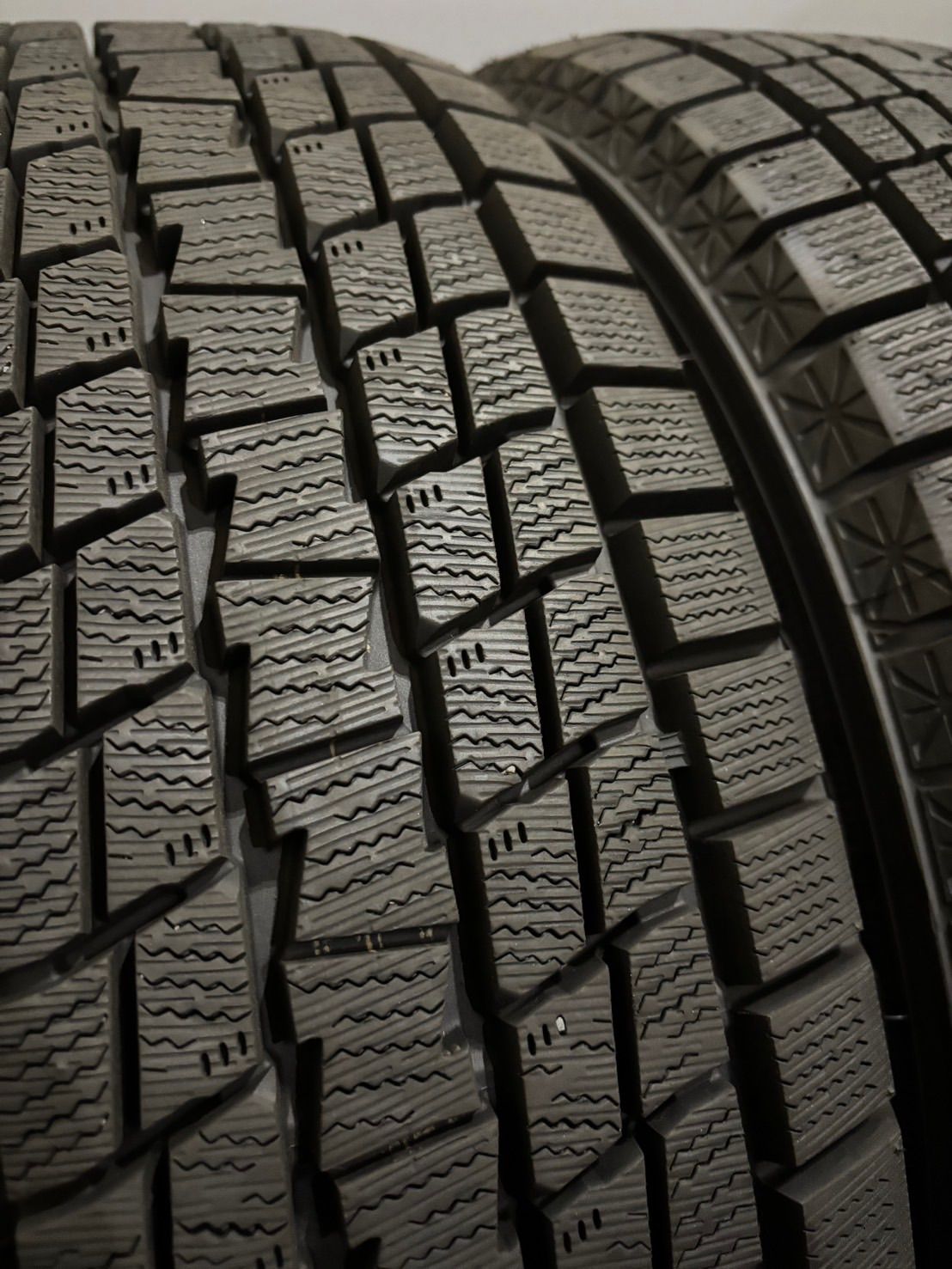 ★225/55R19 GOODYEAR/ICENAVI SUV 23年製 スタッドレス 4本 ハリアー NX (南7-M596)