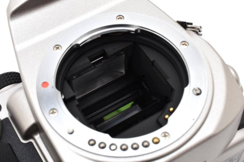 ☆極上品☆《ショット数830回》ペンタックス PENTAX KP ボディ
