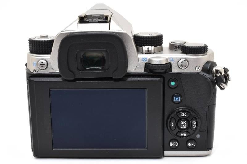 ☆極上品☆《ショット数830回》ペンタックス PENTAX KP ボディ