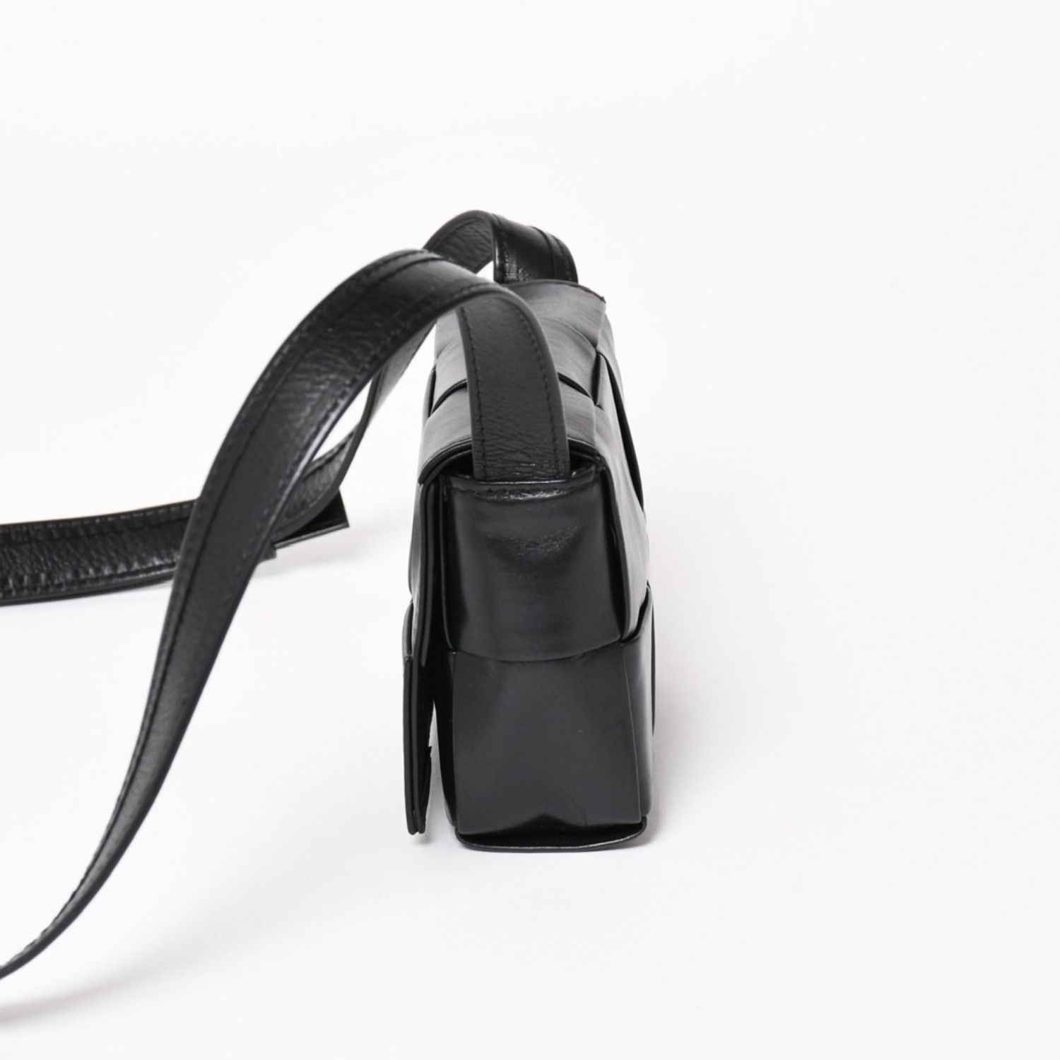 ボッテガヴェネタ　キャンディカセット　ブラック　美品中古 BOTTEGA VENETA ボッテガ ヴェネタ CASSETTE カセット キャンディ ミニ
