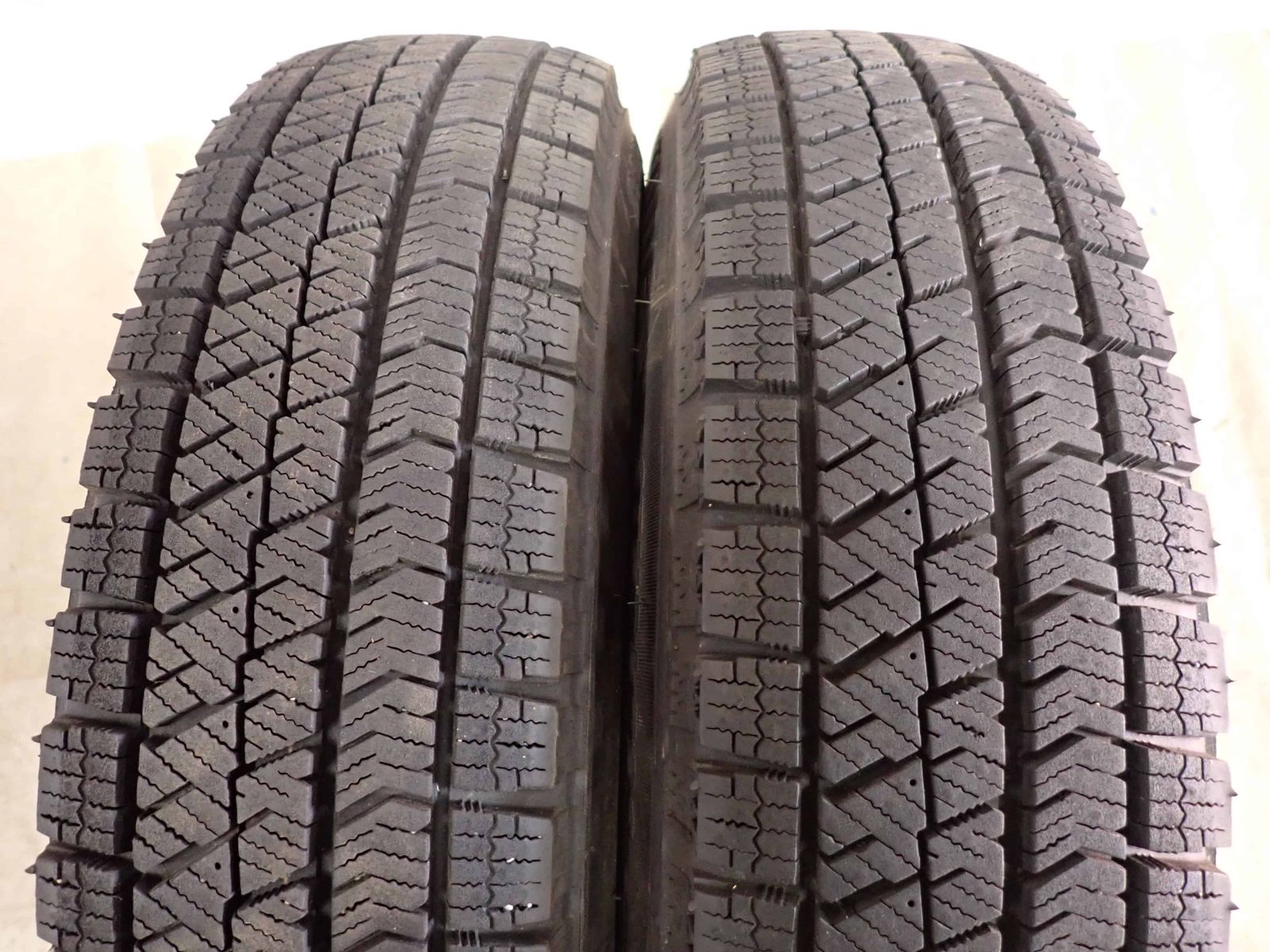 車 ブリヂストン スタッドレスタイヤ 145/80R12 4本