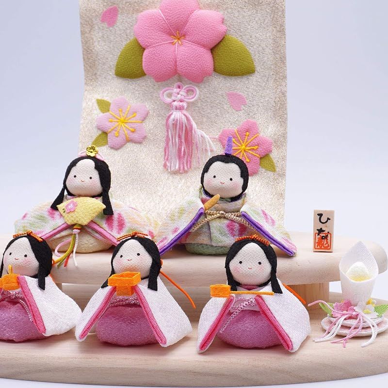 【新品】 リュウコドウ(龍虎堂)ぽてりひな5人(麻の葉)木製台飾りセット 1-890 【新品】 リュウコドウ(龍虎堂)ぽてりひな5人(麻の葉)木製台飾りセット 1-890
