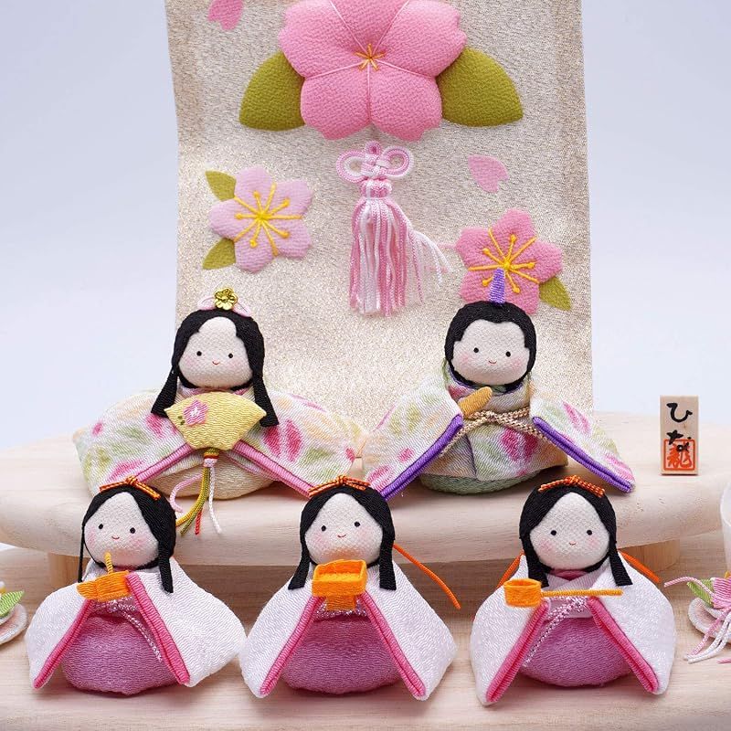 【新品】 リュウコドウ(龍虎堂)ぽてりひな5人(麻の葉)木製台飾りセット 1-890 【新品】 リュウコドウ(龍虎堂)ぽてりひな5人(麻の葉)木製台飾りセット 1-890