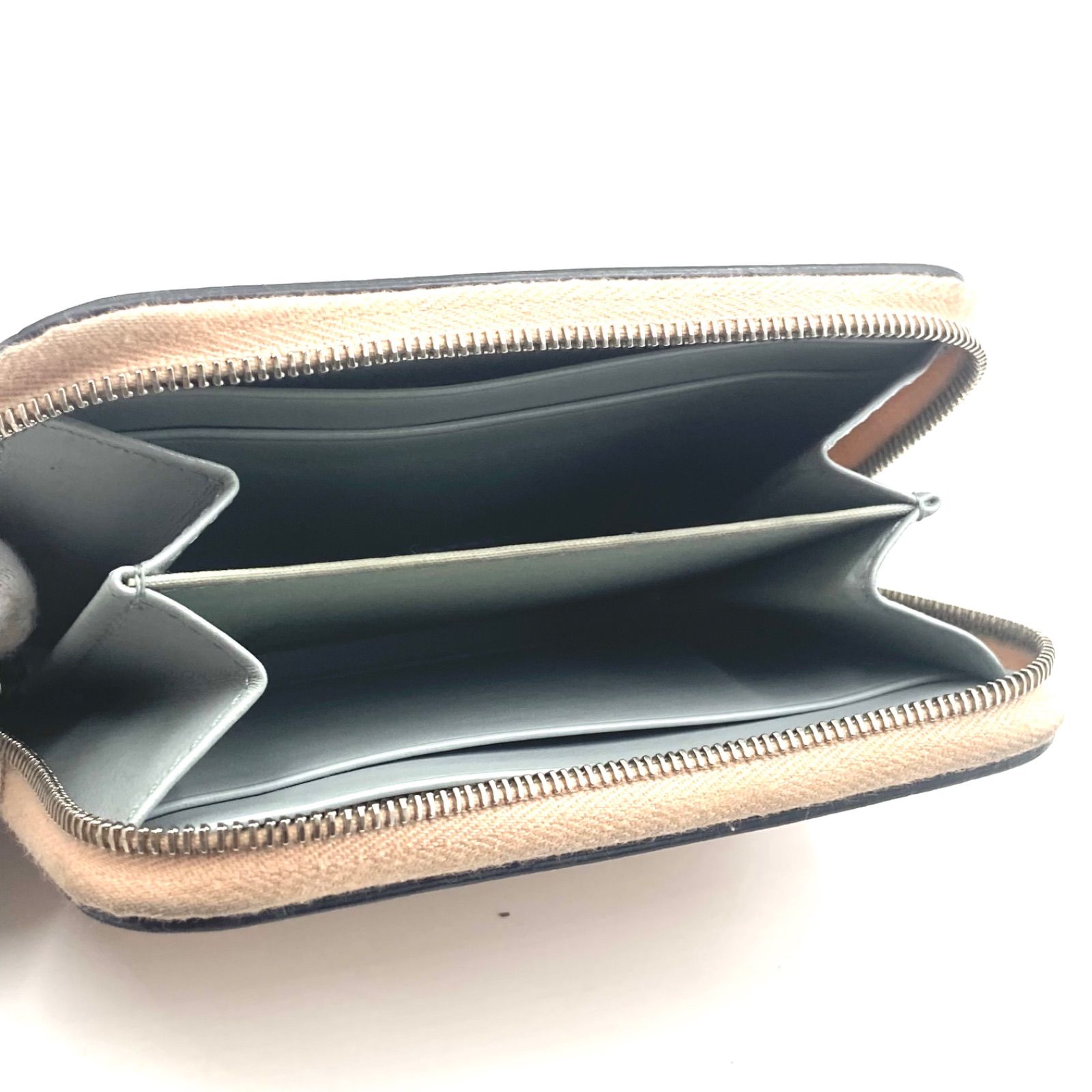 FENDI フェンディ バグスアイ モンスター スタッズ付き ジップ