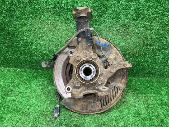 レジアスエース KDH206V 左フロントナックルハブ ロングDX 4WD 6人 1T 43202-26070 058