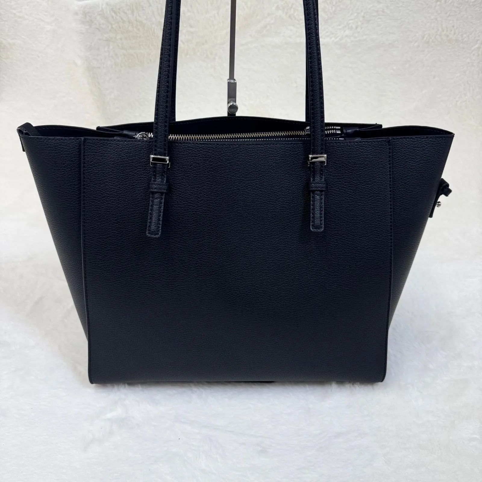 Charles & Keith クラシックダブルハンドル トートバッグ 肩掛け A4 