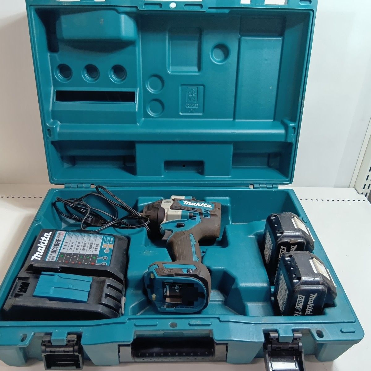 MAKITA マキタ インパクトレンチ 18V TW700DRGX ブルー