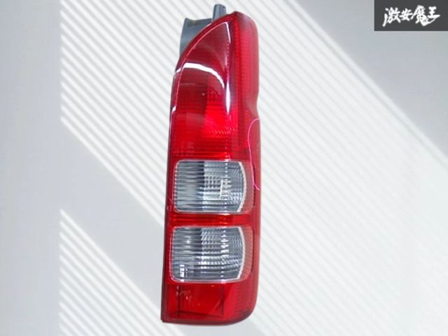 TOYOTA トヨタ 純正 200系 ハイエース テールライト テールランプ