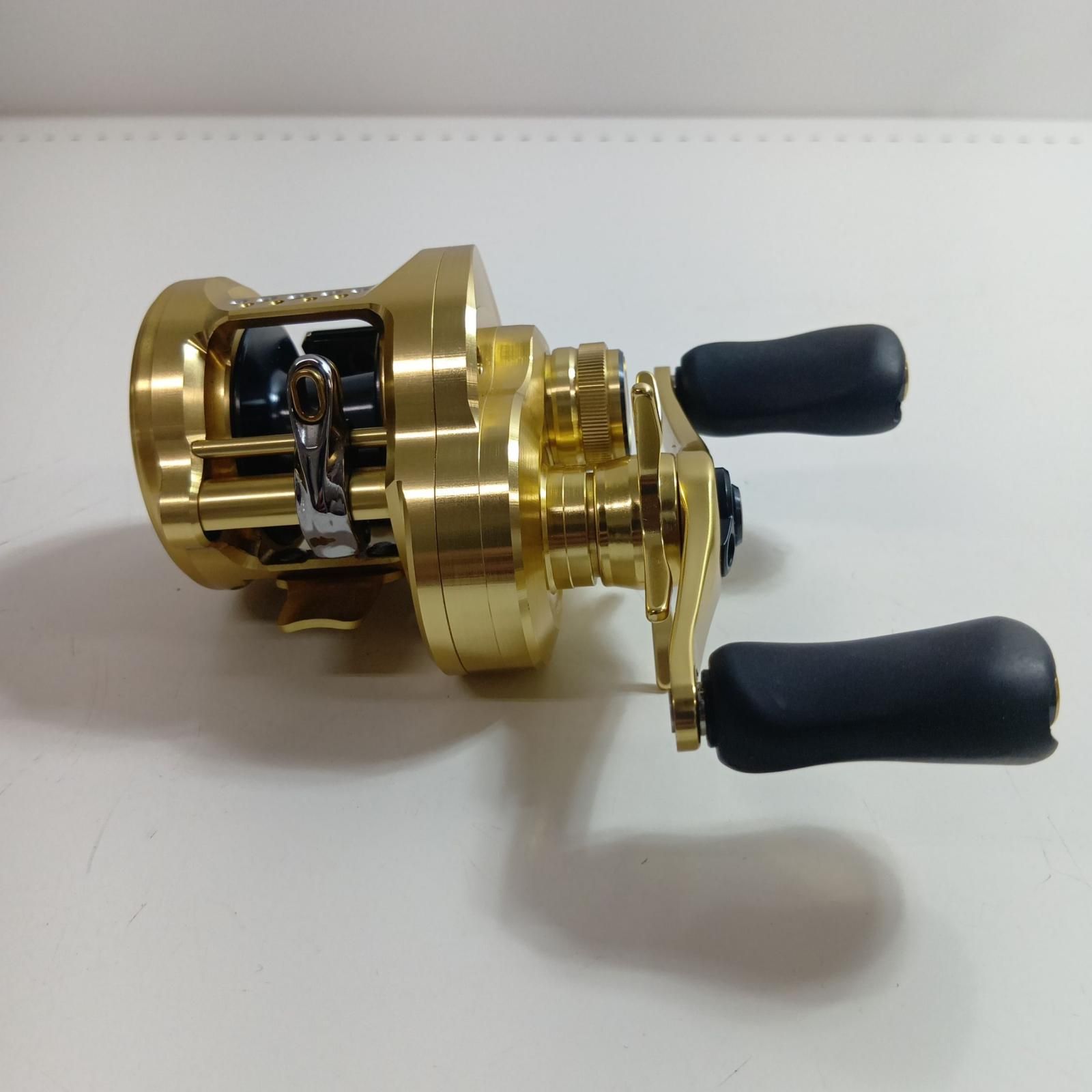 SHIMANO シマノ 042392 釣り用品 リール ベイトリール 21カルカッタ
