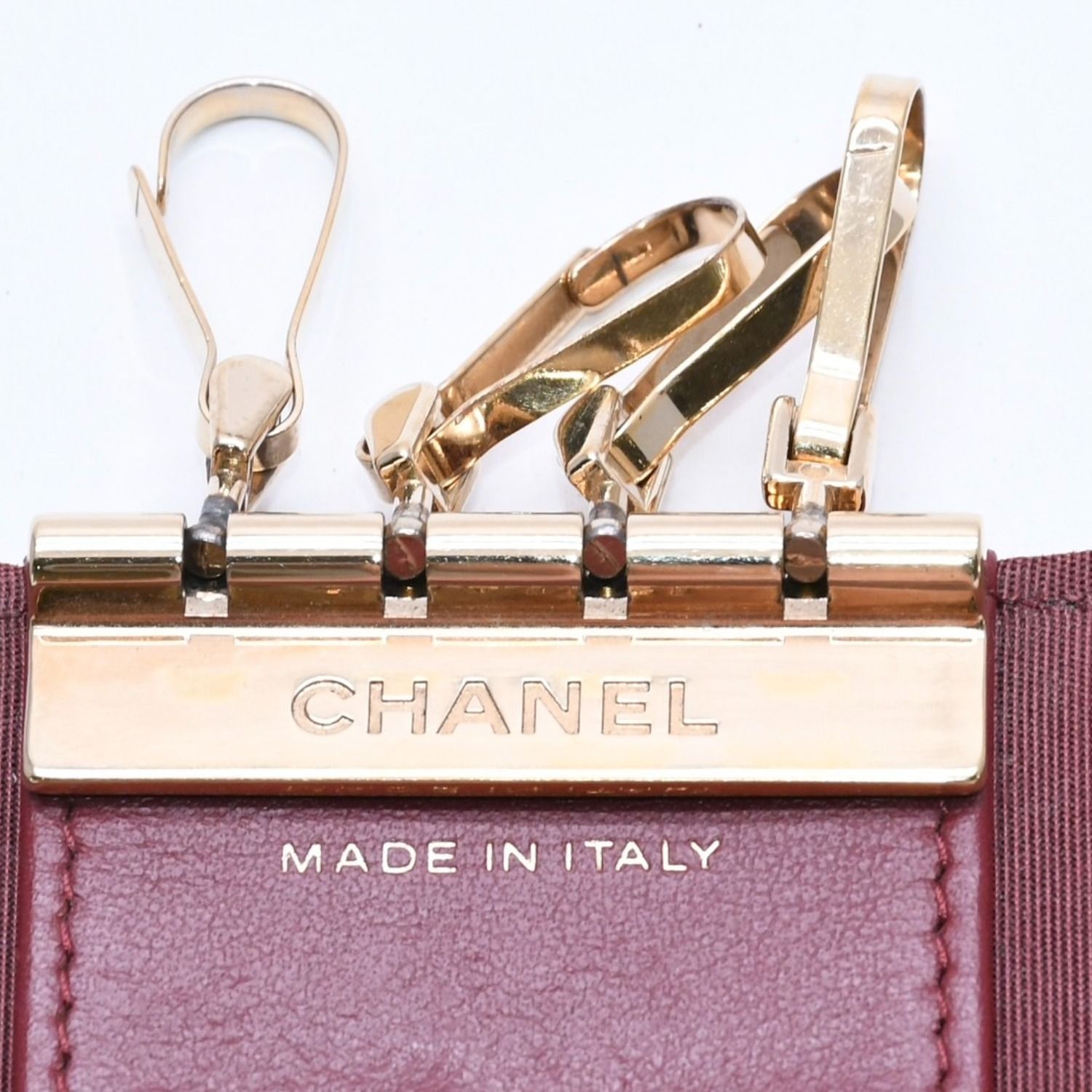 CHANEL シャネル カメリア型押し マトラッセ キーケース 26番台 カーフ 