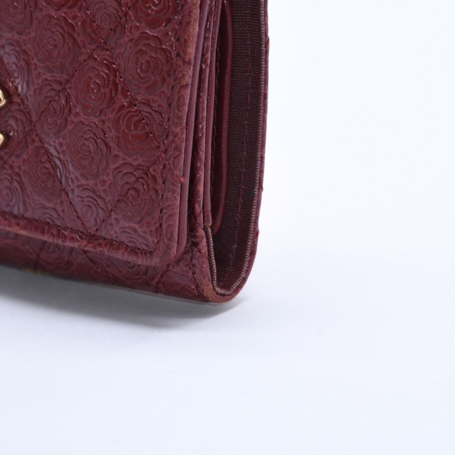CHANEL シャネル カメリア型押し マトラッセ キーケース 26番台 カーフ CHANEL シャネル カメリア型押し マトラッセ キーケース 26番台 カーフ